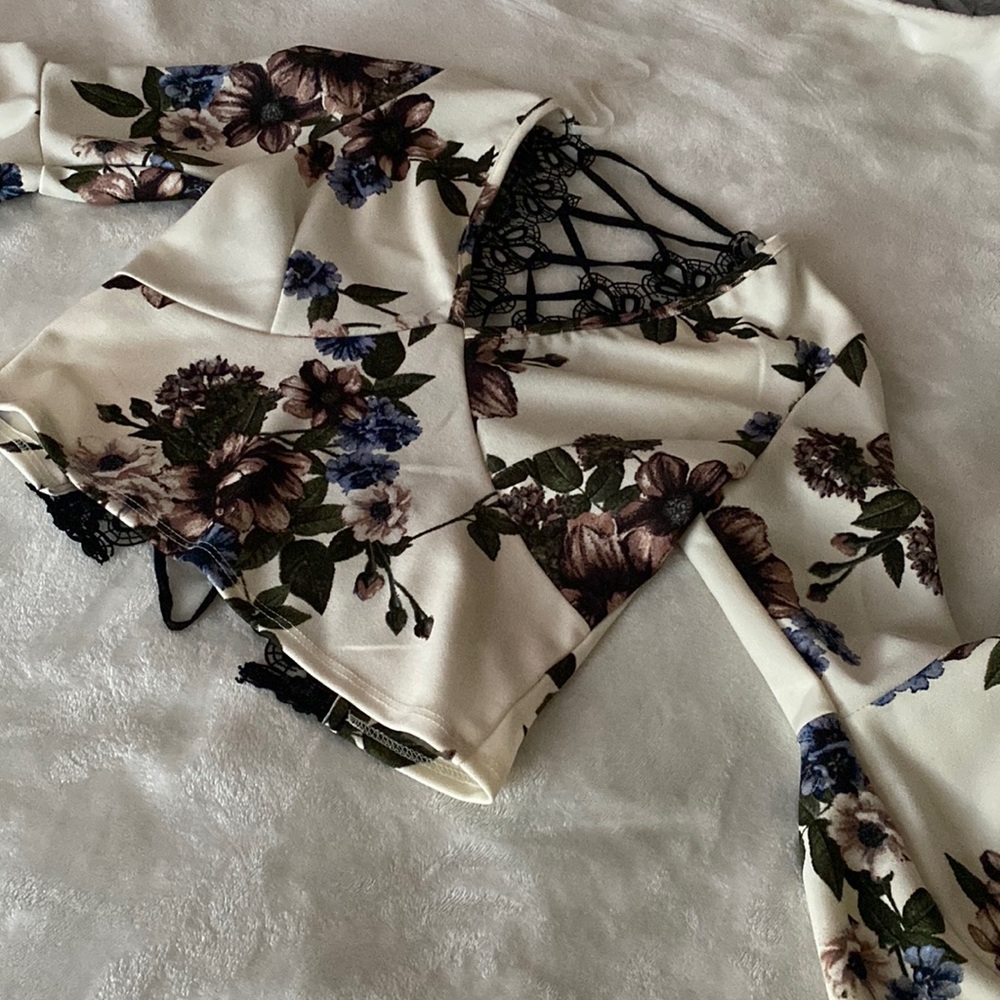 FLORAL BLOUSE